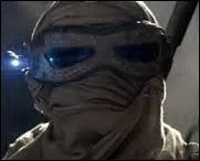 Qui se cache derrière cet accoutrement ?