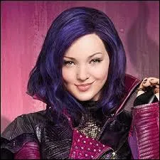 De quelle couleur sont les cheveux de Mal ?