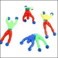 Quelle est la particularité de ces hommes acrobates ?