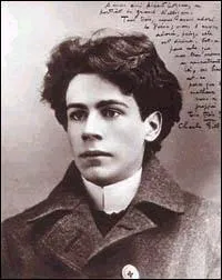 C'est le plus mythique des poètes québécois. Il a une ressemblance certaine avec Rimbaud et c'est notre génie. Il annonça très jeune qu'il mourrait fou, il mourut à l'asile. C'est ...