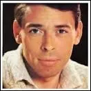 Qui chante "Ne me quitte pas" ?