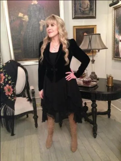 1-Vrai ou faux : Lana s'échappe de chez Bloody Face et suite à plusieurs péripéties finit par se retrouver de nouveau à l'asile. 2-Vrai ou faux : Stevie Nicks fait quelques apparitions dans cette saison.