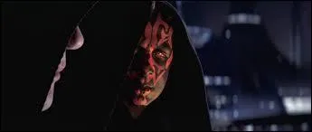À qui Dark Maul parle-t-il pour la première fois dans "Star Wars, épisode I - La Menace Fantôme" ?