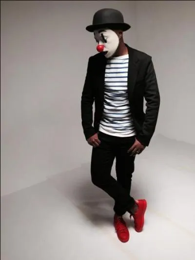 A quel chanteur doit-on les paroles "...j'ai le maquillage qui coule, mes larmes font de la lessive sur mon visage de clown..." ?