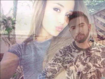 Avec quelle chanteuse a-t-il chanté 'One Last Time' ?