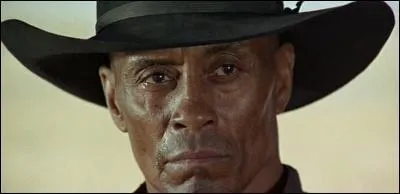 Joueur de football professionnel, le cinéma fit appel à lui pour divers rôles dans des westerns, ainsi que d'autres films !