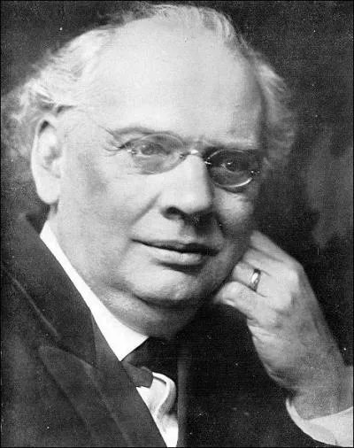 Quel est le nom du compositeur apparaissant sur cette photo et également sur la miniature de ce quizz ?