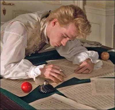 Dans l'oeuvre de W. Mozart, quelle est chronologiquement la première composition faisant référence à des thèmes maçonniques ?