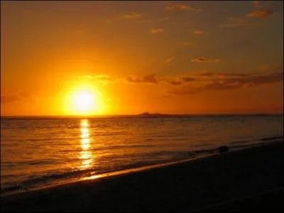 De qui le poème "Soleils couchants" est-il ?