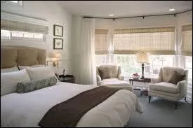 Douze lettres sont ... à Havo Mir, mon époux. Je vais dans notre chambre.