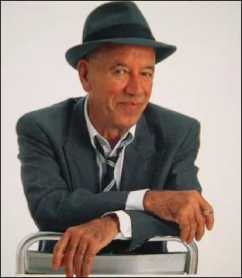 Ancien coureur cycliste de haut niveau, il a aussi tourné pour le cinéma, une nature, moi je vous le dis !