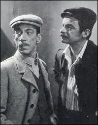 Il est à gauche sur la photo, et à l'époque, il était incontournable !