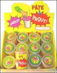 Beaucoup d'enfants dès le début des années 90 se sont amusés à faire des farces grâce à la boîte à...