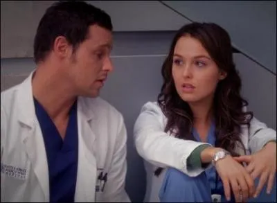 Dans la saison 9, comment Alex surnomme-t-il Jo ?