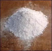 La chaux éteinte est-elle soluble dans l'eau ?