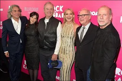 Pourtant ce film a comme vedettes : Bruce Willis, Kate Hudson et ....