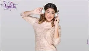 Dans la saison 2, qui trahit Violetta ?