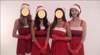 Quel groupe s'est d&eacute;guis&eacute; en mignonnes M&egrave;res No&euml;l ?