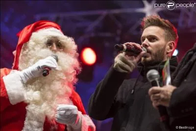 Qui chante en duo avec le Père Noël ?