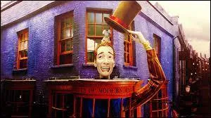 Comment s'appelle la boutique de Fred et George ?