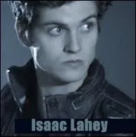 Qui interprète le rôle de Isaac Lahey ?