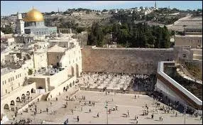 Dans quelle ville faut-il se rendre pour voir le Mur des lamentations ?