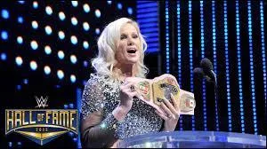 Comment s'appelle cette ancienne diva ?