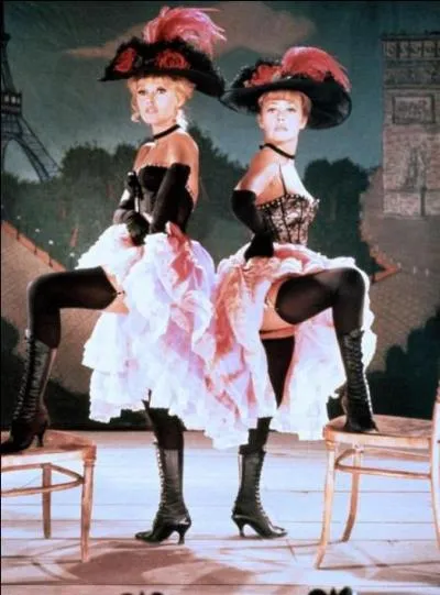 Née un 23 janvier, elle épousa le réalisateur Jean-Louis Richard, mais la mariée était en noire, ce fut l'ascenseur pour l'échafaud !