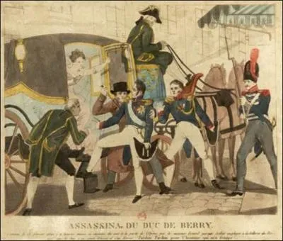 Quel événement majeur mit fin au gouvernement libéral de Decazes ?