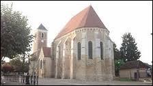 Voici l'église Saint-Médard de Bussy-en-Othe. Commune Icaunaise, elle se situe en région ...