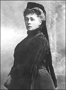 Bertha von Suttner - Cette femme fut la première à recevoir le prix Nobel de la paix. D'où venait-elle ?