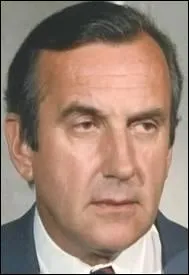 Acteur mais aussi metteur en scène, sociétaire des Grosses têtes, ce fut l'un des plus fameux seconds rôles des années 1960-70, je suis ?