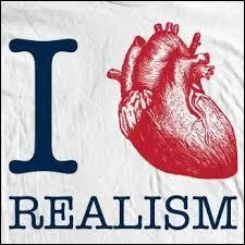 Lors d'un retour en arri&egrave;re, quels changements sont op&eacute;r&eacute;s dans un texte r&eacute;aliste ?