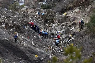 Le 24 mars, le vol 9525 de la Germanwings s'écrase sur un flan de montagne du massif des Trois-Évêchés dans les Alpes. Quelle fut la cause de ce crash aérien ?