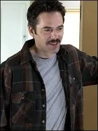 Chez qui emménage-t-elle ?