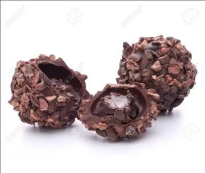 En zoologie, "l'albumen" ou blanc de l'uf sert à nourrir l'embryon de l'oiseau.