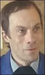 Acteur de théâtre mais aussi de cinéma où il peut camper des hommes inquiétants, des truands... Je suis ?