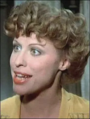Actrice à ranger plutôt dans la comédie qui a obtenu plusieurs 1ers prix au Conservatoire National de Paris, elle a tourné pour Lautner, De Broca, Boisset, Zidi... Amie de Fellini et de Dali... Je suis ?