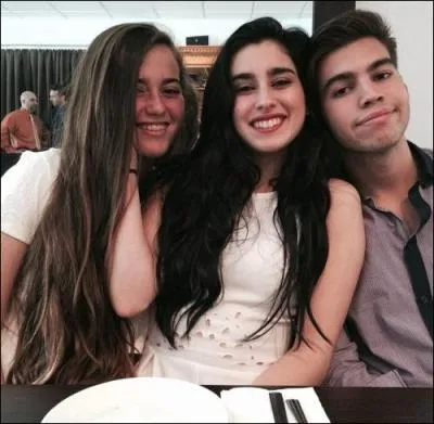 Quel est le nom de la sœur de Lauren et quel est celui de son frère ?