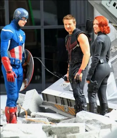 Scarlett Johansson a eu besoin de 3 doublures pour tourner "Avengers : L'ère d'Ultron", pourquoi ?