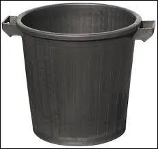 C'est en 1884 que le préfet de la Seine rédige une loi obligeant les Parisiens à stocker leurs déchets dans un récipient en fer blanc. Il s'appelait Poubelle, mais quel était son prénom ?