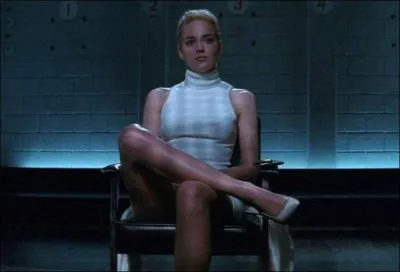 1992 a été l'année propice à réveiller les plus bas instincts aux USA ; avec "Basic Instinct", on était servi. Mais qui jouait le rôle scabreux ?