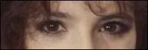 A qui sont ces yeux?