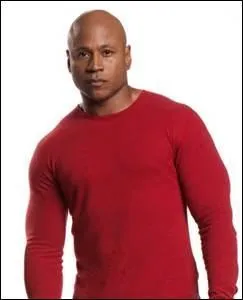 Avec qui Callen fait-il équipe ?