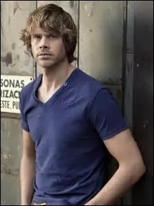 Dans quel épisode apparaît pour la première fois le lieutenant Marty Deeks ?