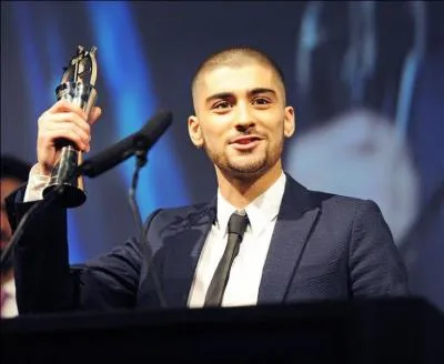 Quel est le nom de la céremonie où Zayn a gagné son premier award solo ?