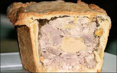 Quel nom porte ce pâté en croûte à base de porc et de veau, avec un médaillon de mousse de foie de volaille, ou de foie gras ?