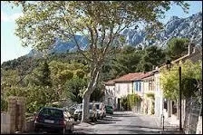 Commune de l'arrondissement d'Aix-en-Provence, Puyloubier se situe dans le d&eacute;partement ...