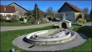 Nous sommes dans le centre de Germ&eacute;fontaine. Village franc-comtois, il se situe dans le d&eacute;partement ...