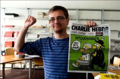 Il est entr&eacute; &agrave; l'hebdomadaire satirique Charlie Hebdo en 1992. Il a &eacute;t&eacute; assassin&eacute; &agrave; l'&acirc;ge de 47 ans. Il se nomme...